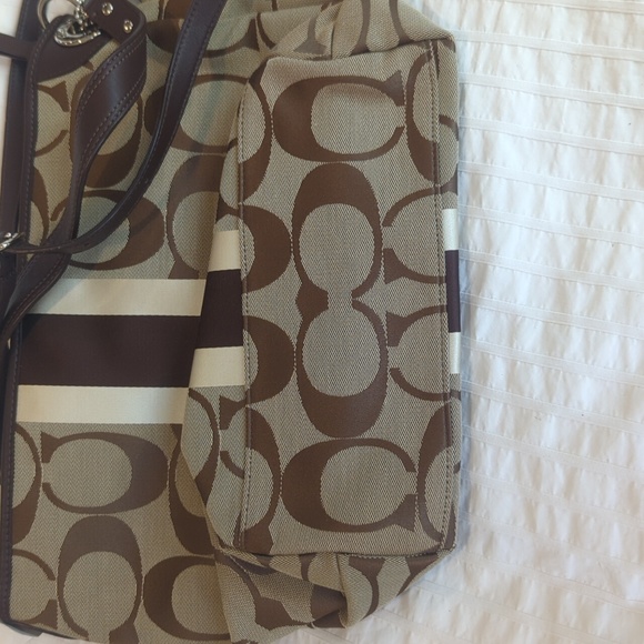 Coach - Picture 10 of 16